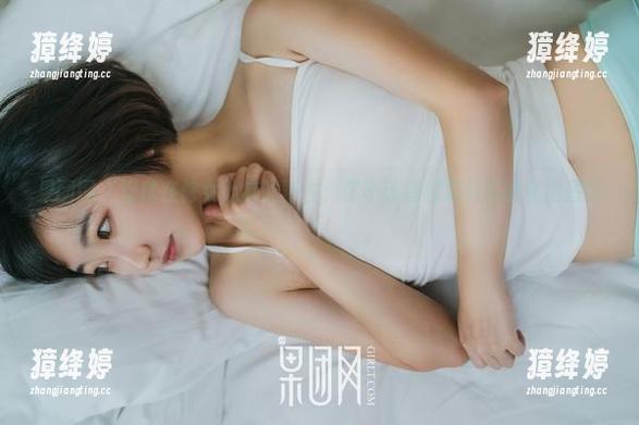 果团网 - 潜伏在修女心底的野性：你不该错过莫雅淇的私拍图包！