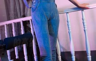 果团网 – 在JK的私房images里，陈雅漫像是阳台上偷看邻居的小女孩，那种无意的高傲真让人怀念。