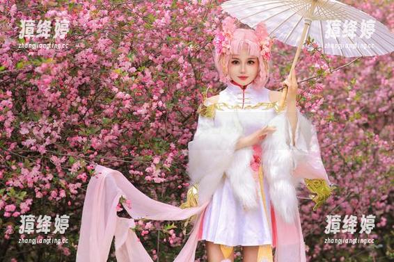 别小瞧了桃暖酱，COS与台球的‘水乳交融’