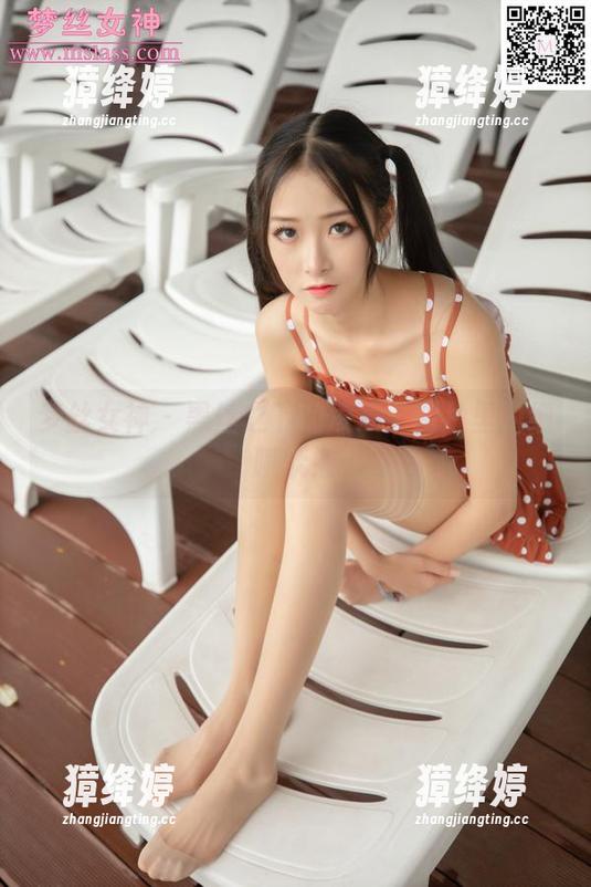 梦丝女神 - 黑丝之下的凌凌：图片里的细腻妩媚