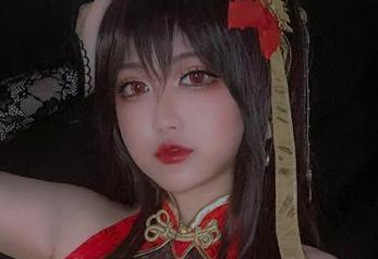 私房与“大凤”碰撞，椒妮佐仁的一组图片让我深陷其中，完全甩不掉那种奇妙感。