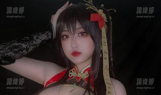 私房与“大凤”碰撞，椒妮佐仁的一组图片让我深陷其中，完全甩不掉那种奇妙感。