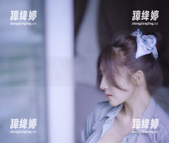 樱晚gigi带你在线看：原图直男在星期天的豪华打扮，天哪，那T恤！