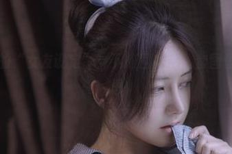 樱晚gigi的“女友设定”：下班回家后，套图里错位的心思