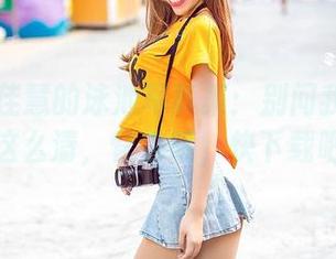 爱丝 – 佳慧的泳池写真集：别问我为什么水这么清，管它呢，快下载吧！