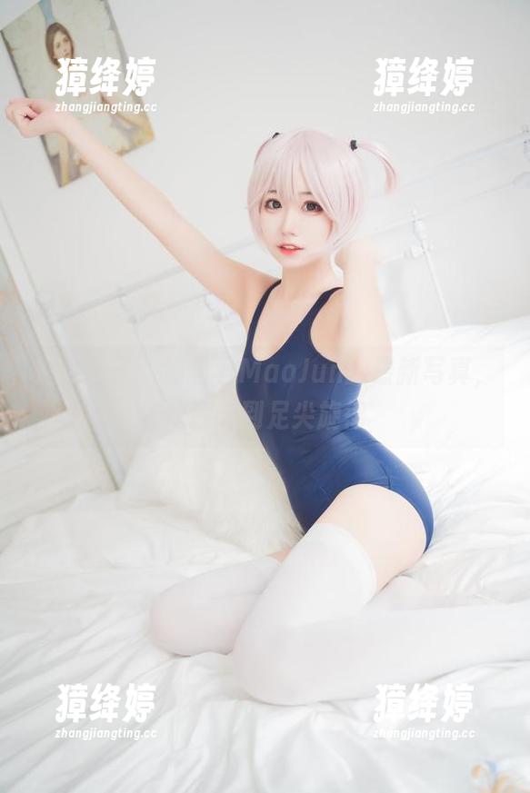 抛掉鞋子，猫君君MaoJun的最新写真，欢迎来到足尖旋律