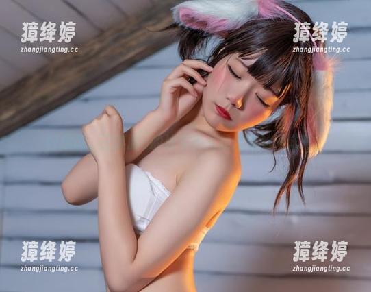 好想说，王胖胖u的泳衣照片是爱情的海洋吗？