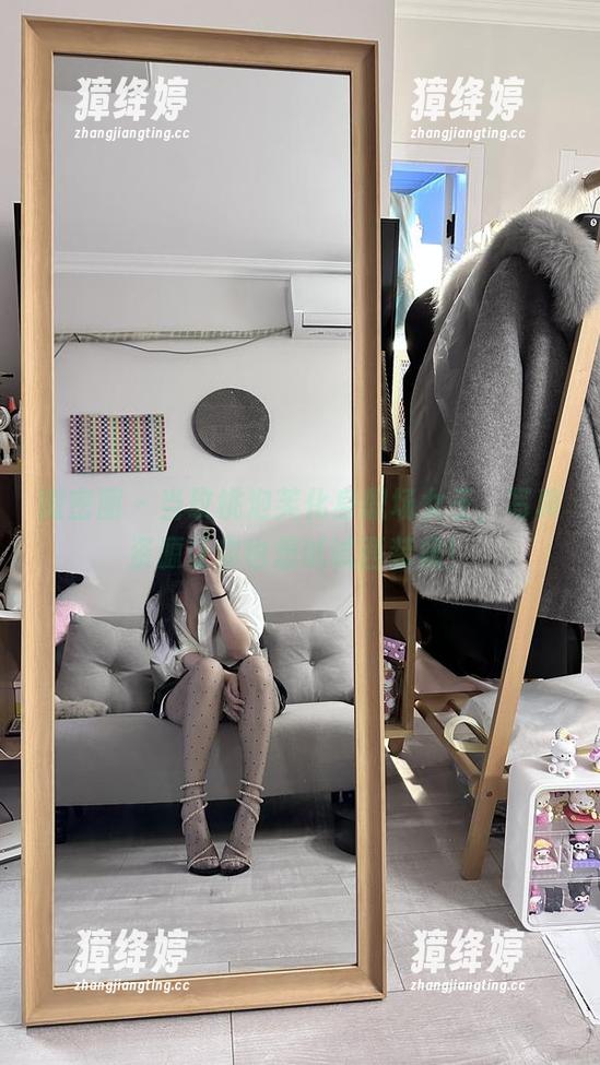 玫桃泡芙 微密圈 - 当玫桃泡芙化身职场女王,写真资源让你也想试试西装裙!