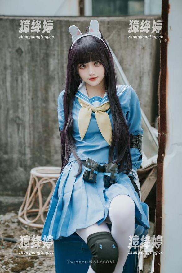 图包循环播放：白莉爱吃巧克力的裸足在不同角度里惹人爱，总觉得它们会说话！