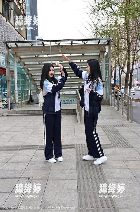 秀人网 - youOvOyou的职业装私拍：真心觉得衣服是被她穿着变得更好看了吧