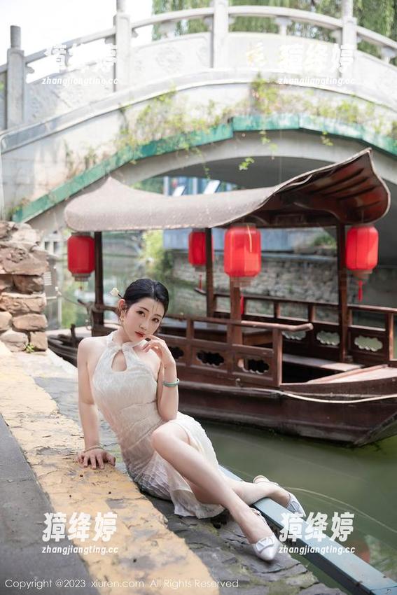 秀人网 - 原图大赏：唐翩翩那一抹纯白，合集中的那些亮点真得让人一秒上头。
