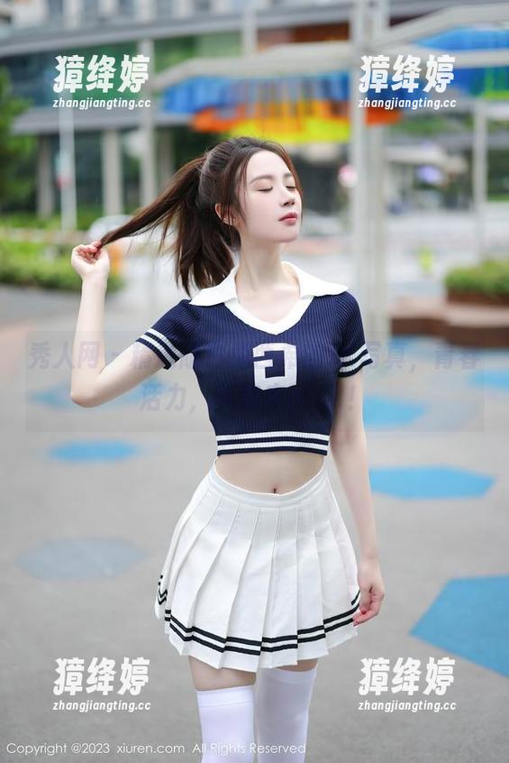 秀人网 - 精选版白兔西希的JK写真，青春活力，等你来pick！