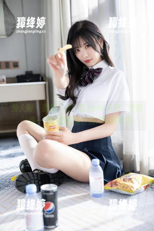 秀人网 - 就服！童千艺cara又把‘学妹’这一角色的定制作品演绎得特别