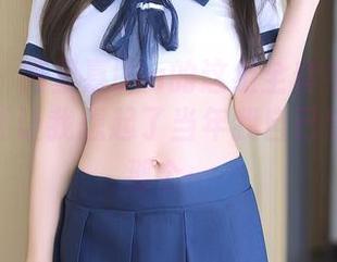秀人网 – 绮里嘉Ula的这组全套牛仔裤写真，居然让我想起了当年我自己穿不下的那个…