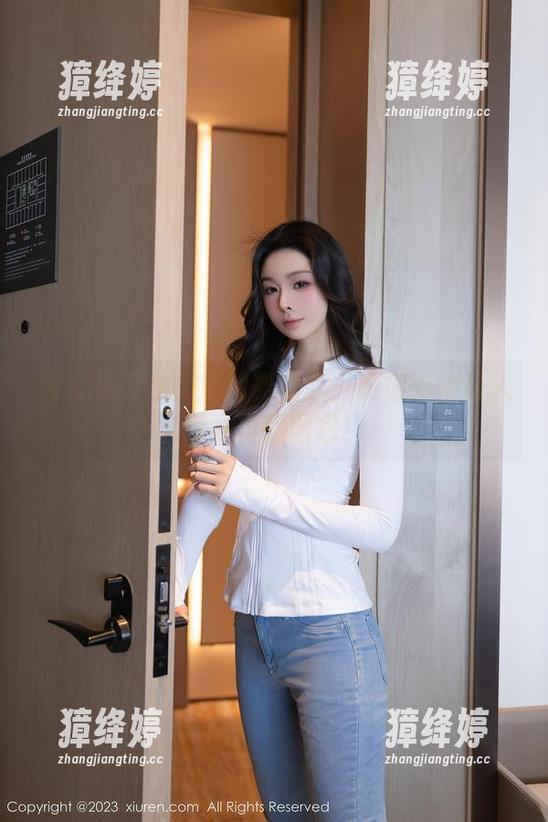 秀人网 - 私房里的舞媚歆：剧情好得让人想一再翻图包！