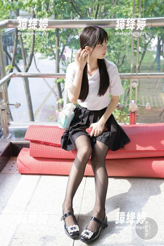 稚乖画册 - 夜夜的私房原图：白丝JK的一秒万年，80D不解释，大家都懂！