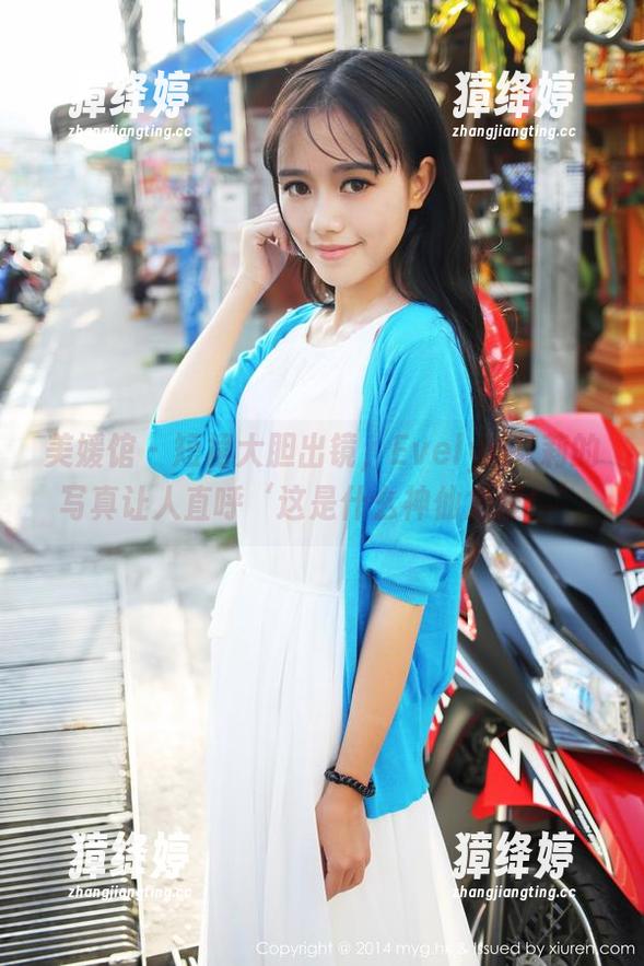 美媛馆 - 短裙大胆出镜，Evelyn艾莉的写真让人直呼‘这是什么神仙角度！’