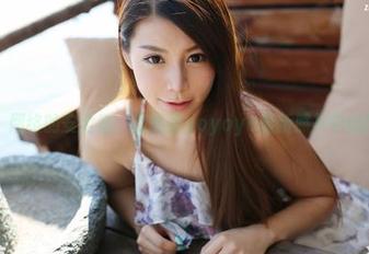 美媛馆 – 网络的安全感：悠悠酱yoyoyo最新照片中的网袜漫游