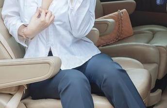 花漾show – 就是看了一眼梦心月的镂空，心里有点小激动，不知道为啥。
