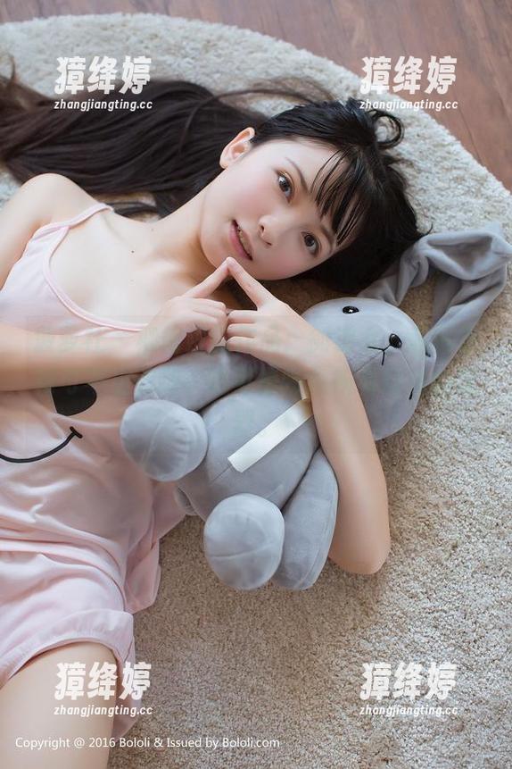 菠萝社 - 柳侑绮的作品：剑道女，私房惊艳可不止刀剑，这可是呼唤所有目光的武器。