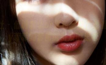 蜜桃社 – 低调奢华or黑色幽默？看看Luffy菲菲的套图能引发的思考