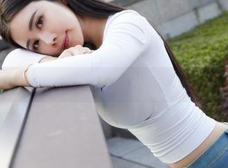 蜜桃社 – 冰露的好奇—看这网袜在高清法则下生存的美图。