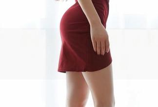 蜜桃社 – 那些高清图片里的“小魔女lily”和她的神奇美足