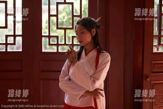 蜜桃社-杏子 蜜桃社 - 杏子的网络婚礼:在线花嫁合集,快来看这场“奇葩”婚礼!