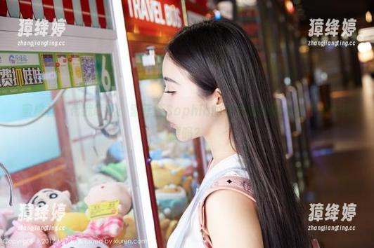 蜜桃社 - 帮我呼叫：索菲娅Sophia的黑丝高清照片应该是干犯罪吗？