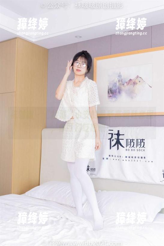 袜啵啵 - “捡漏”小安的最新高跟鞋套图，你可别眨眼哦！
