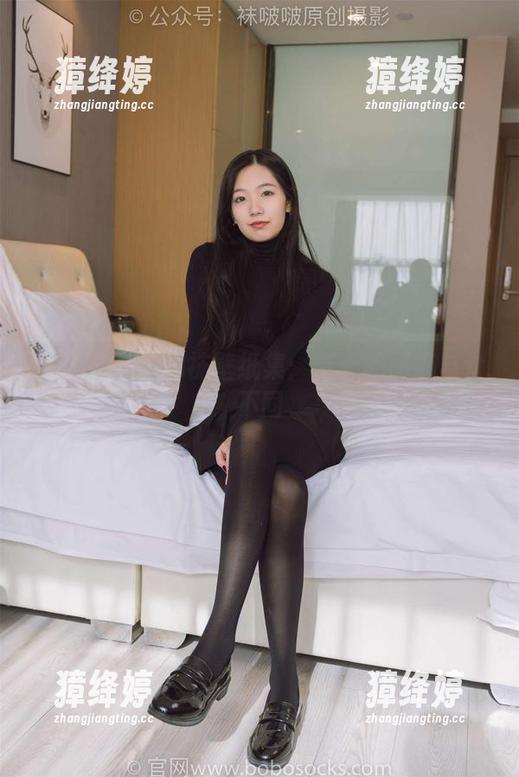 袜啵啵 - 白棉袜壁纸集：芝士的恶搞与众不同