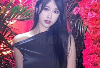 微密圈 – 轩子巨二兔在线图集，户外冒险就差风的陪伴啦！