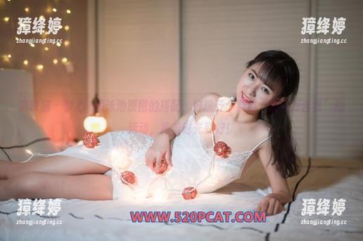 轰趴猫-梦心玥 轰趴猫 - 梦心玥和泳池原图的搭配,好想开个票选“最清凉合集”的活动,捧着时光就好!