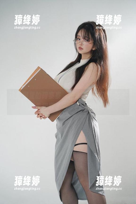 这原图里的阿寨寨，根本不讲道理，芝士排骨得罪了多少摄魂的胃。