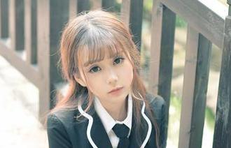 青豆客 – 小九Vin最新水手服：这衣服是从哪个年代穿越过来的？